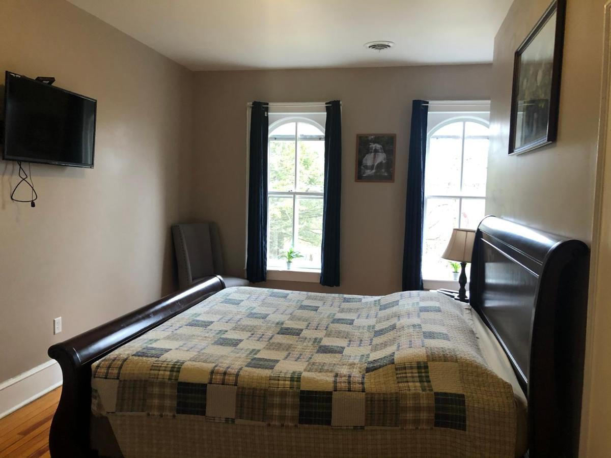Cook Mansion Bed & Breakfast Montour Falls Dış mekan fotoğraf